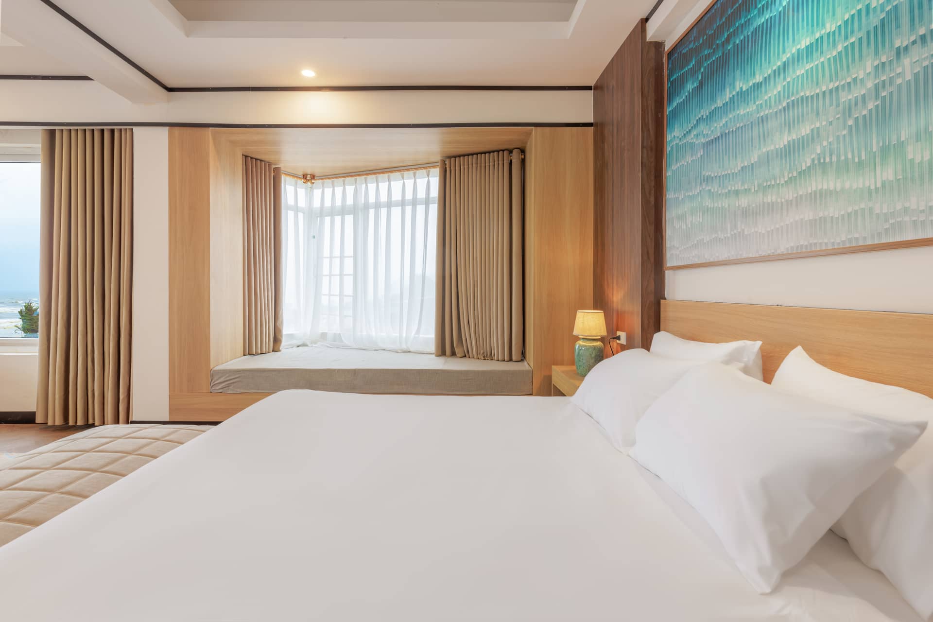 Phòng VIP 2 - 4